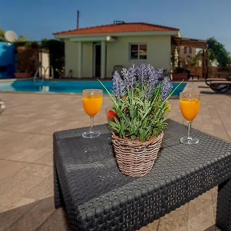 Vilă Calliroe By Agroholidays *